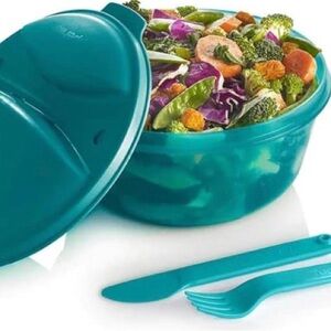 6 plus cup Tupperware Salad on the go set include smidget container and cutlery